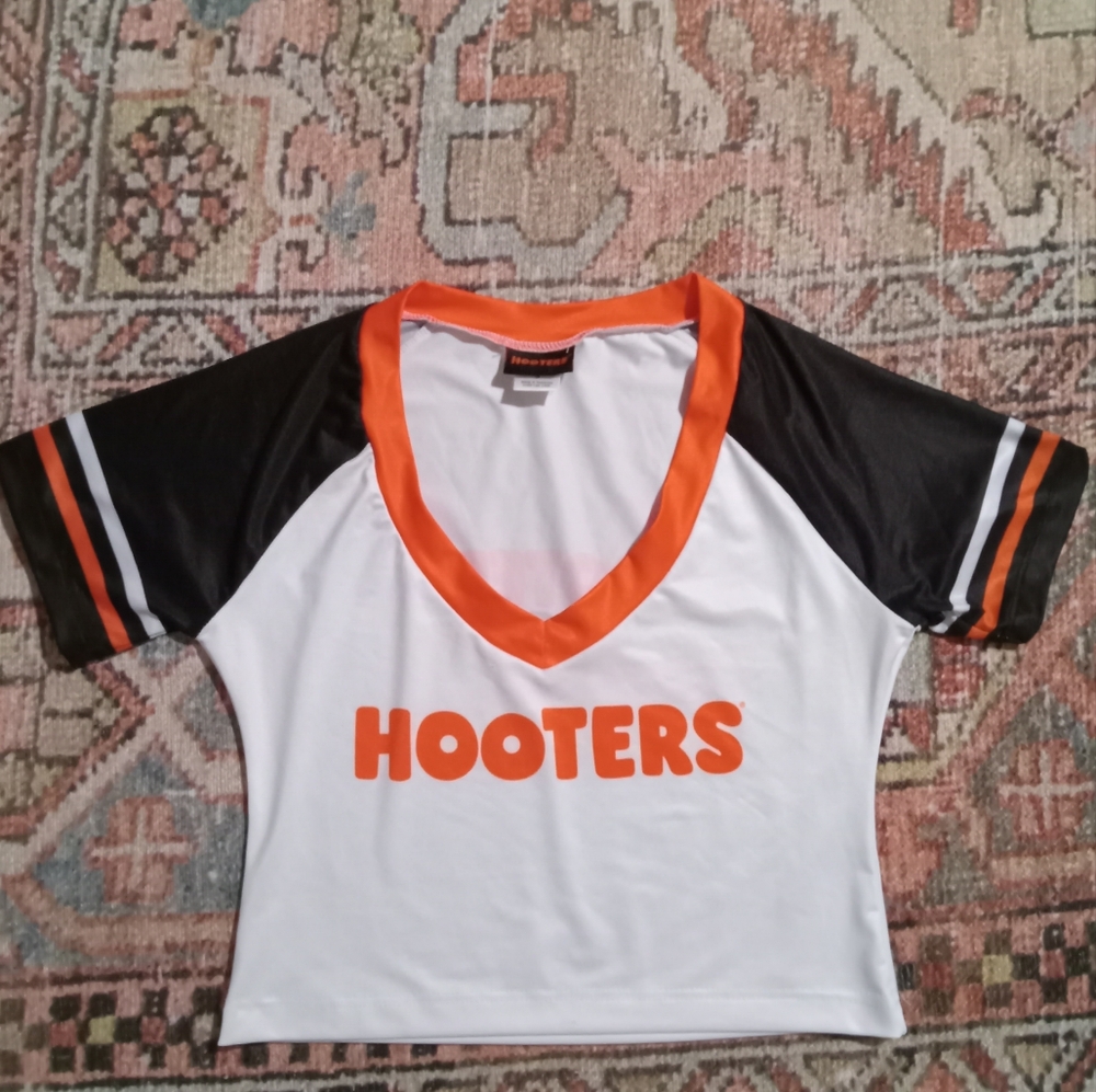 RARE Hooters girl cropped jersey uniform top !!!